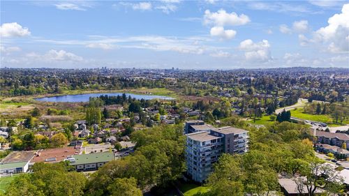 402-4011 Rainbow Hill Lane, Saanich, BC, V8X0B6 | Card Image