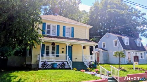 15 Simpson St, Hartford, CT, 06112-1053 | Card Image
