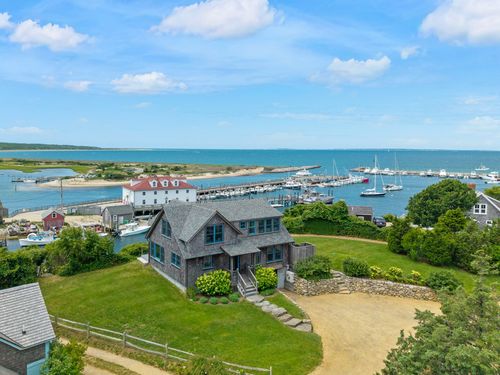 26 Harbor Hill Rd, Chilmark, MA, 02535-1838 | Card Image