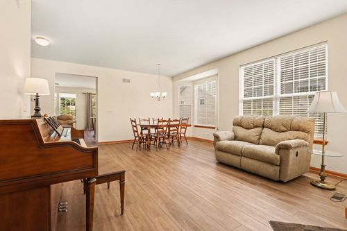 1151 Barkston Ln, Aurora, IL, 60502-6820 | Card Image