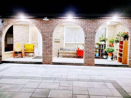 28 Castle Harbour Lane, Thornhill, ON, L3T3A2 | Card Image