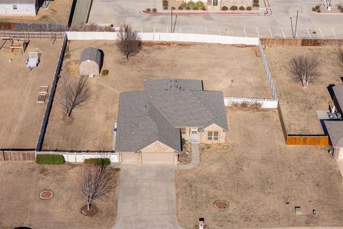 20977 Fall Creek Dr, Harrah, OK, 73045-9758 | Card Image