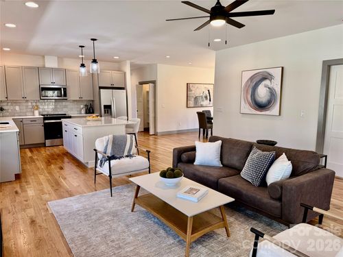 314 Gallimore Rd, Brevard, NC, 28712-8874 | Card Image