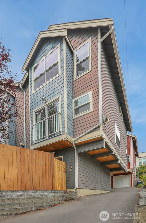 516 N 46th St, Seattle, WA, 98103 | Card Image
