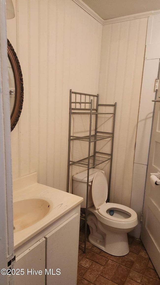 103 S Granville St, House other with 2 bedrooms, 2 bathrooms and null parking in Halifax NC | Image 5
