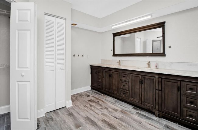 Master Bathroom_Double Vanity Sink | Image 34