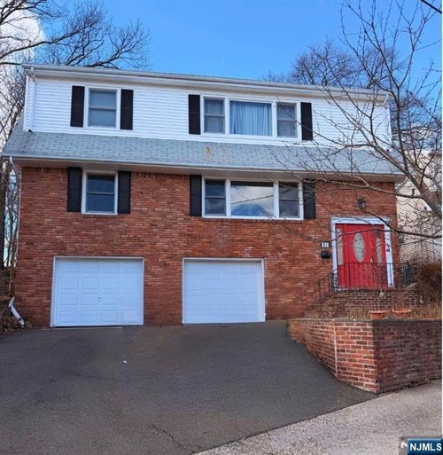 81 Lakeshore Dr, Prospect Park, NJ, 07508-1848 | Card Image