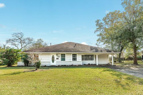 935 Magnolia St, Lake Jackson, TX, 77566-5825 | Card Image