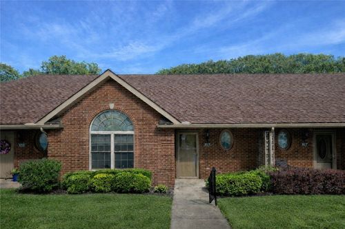 815 Village Dr, Pittsburgh, PA, 15237-4131 | Card Image