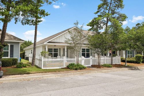 48 Sarona St, Freeport, FL, 32439-7641 | Card Image