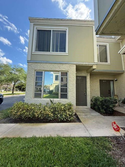 l-3-8031 Lagos De Campo Blvd, Tamarac, FL, 33321-3861 | Card Image