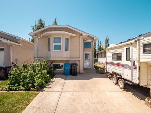 76 Blackfoot Crescent W, Lethbridge, AB, T1K7P7 | Card Image