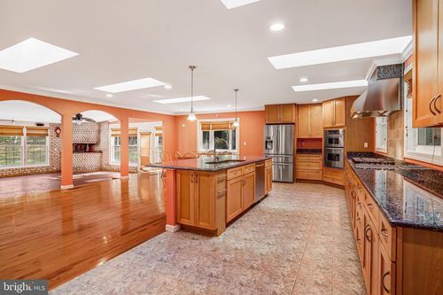 2129 Countryside Dr, SILVER SPRING, MD, 20905-4518 | Card Image