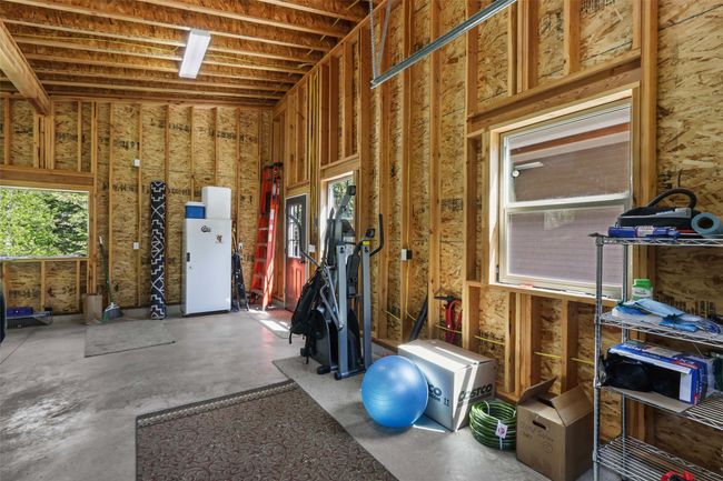 Garage | Image 48