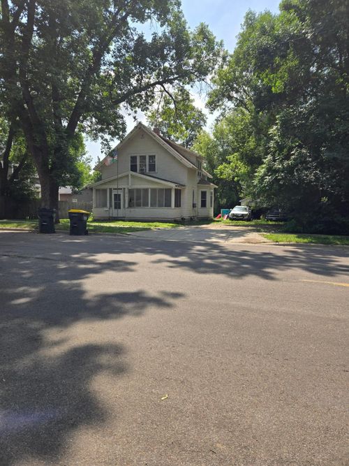 1105 Trott Ave Sw, Willmar, MN, 56201-3058 | Card Image