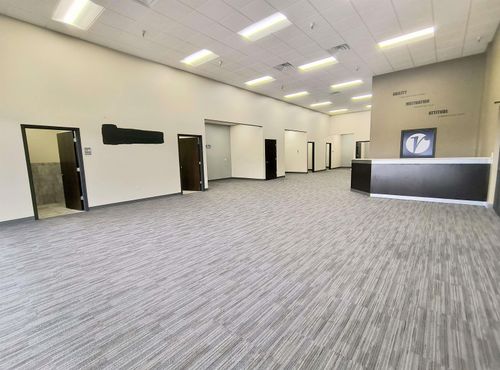 915 Short St, Decorah, IA, 52101-2412 | Card Image