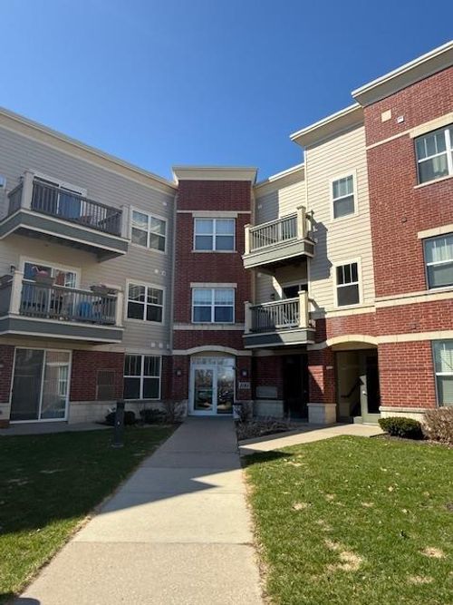205-5198 Sassafras Drive Drive, Fitchburg, WI, 53711 | Card Image