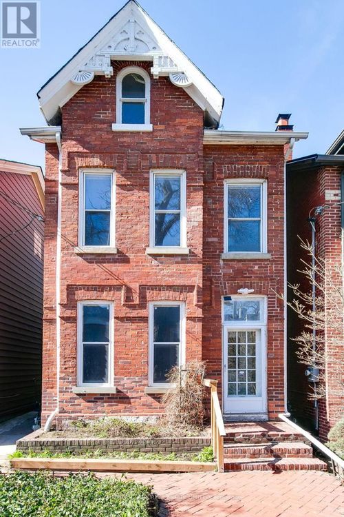108 Amelia Street, Toronto (Cabbagetown-South St. James Town), ON, M4X1E4 | Card Image