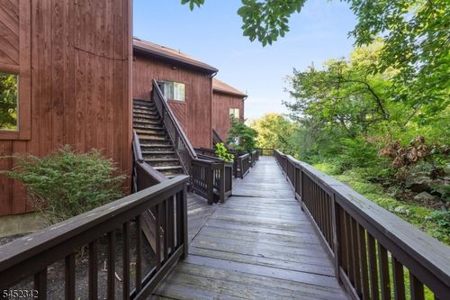 3-2 Port Royal Dr, Vernon, NJ, 07462-2544 | Card Image