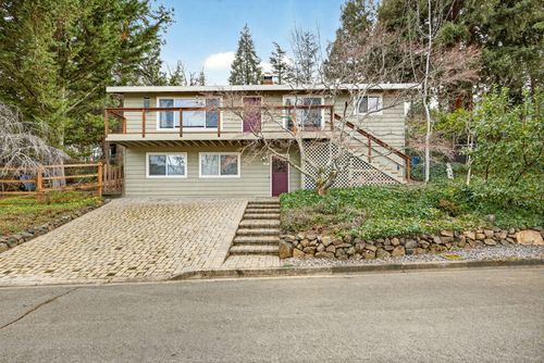 1872 Hope St, Ashland, OR, 97520-3526 | Card Image