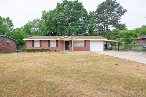 6040 Luna Dr, Columbus, GA, 31907-4667 | Card Image
