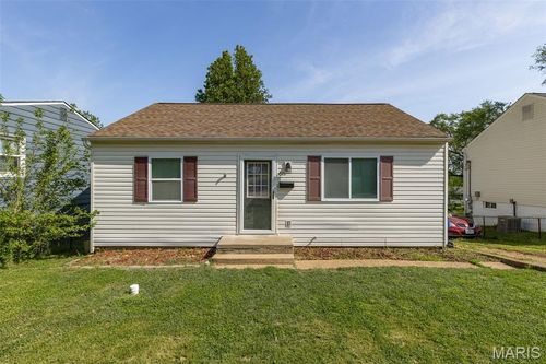 615 Perry St, De Soto, MO, 63020-1135 | Card Image