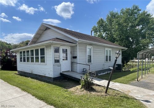 304 Dewey Ave, Cambridge, OH, 43725-2652 | Card Image