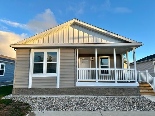 18-1283 E Ellis Rd, Norton Shores, MI, 49441-5615 | Card Image