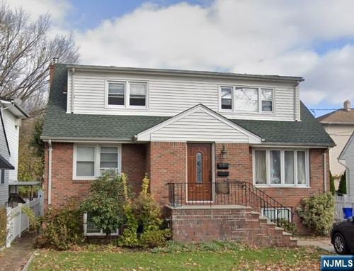 729 Day Ave, Ridgefield, NJ, 07657-2609 | Card Image