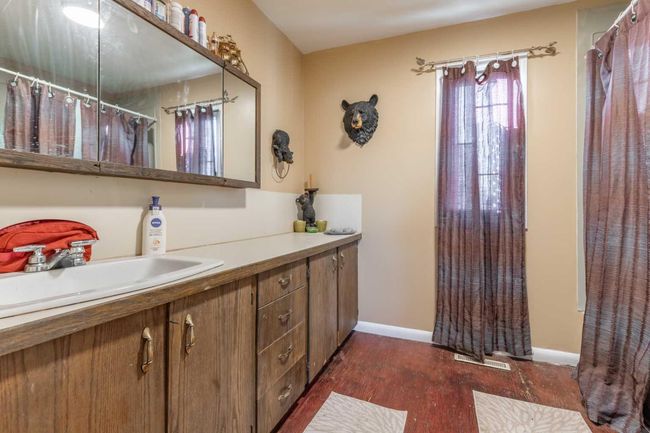 126 3 St, House other with 5 bedrooms, 2 bathrooms and 4 parking in Stirling AB | Image 12