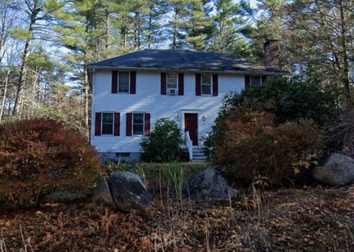 2 Greenleaf Dr, Exeter, NH, 03833 | Card Image