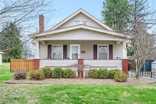 8 Nesbitt St, Poland, OH, 44514-3736 | Card Image