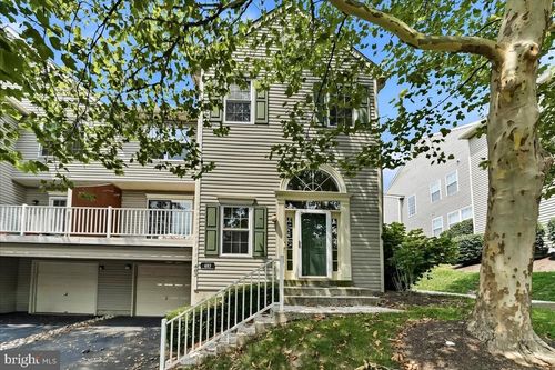 483 Stoneglen St, COLLEGEVILLE, PA, 19426-3946 | Card Image