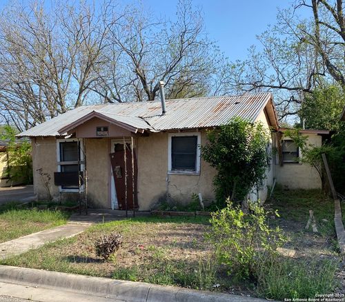 1503 12th St, Hondo, TX, 78861-1146 | Card Image