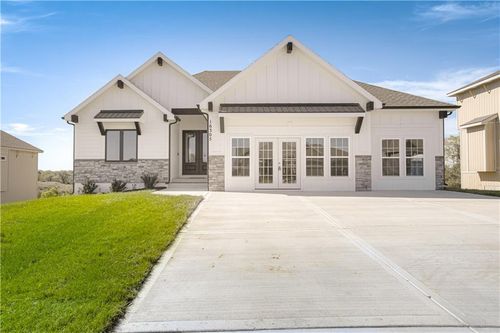12505 N Arbor Way, Platte City, MO, 64079-7820 | Card Image