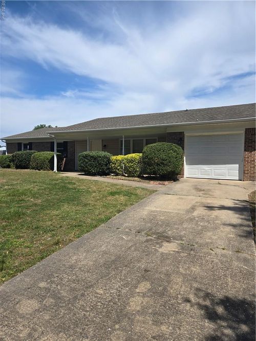 3208 Sir Meliot Dr, Chesapeake, VA, 23323-2432 | Card Image