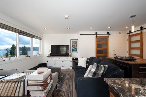 303-1845 Bellevue Ave, West Vancouver, BC, V7V1B2 | Card Image