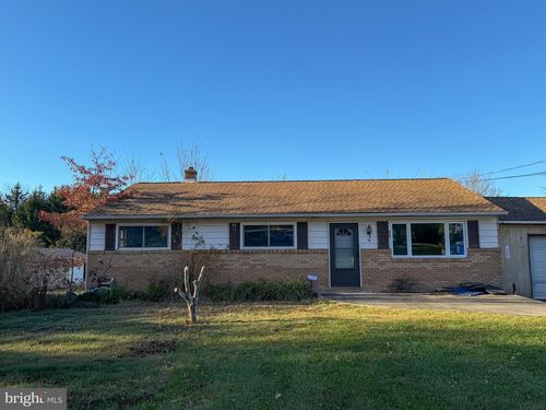 214 3 Mile Run Rd, SELLERSVILLE, PA, 18960-1824 | Card Image