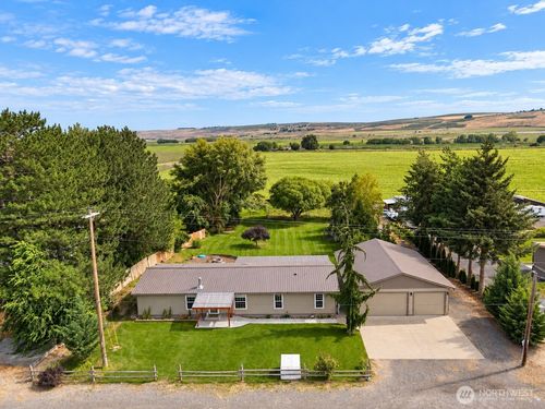 2207 W Parks Ln, Othello, WA, 99344-9568 | Card Image