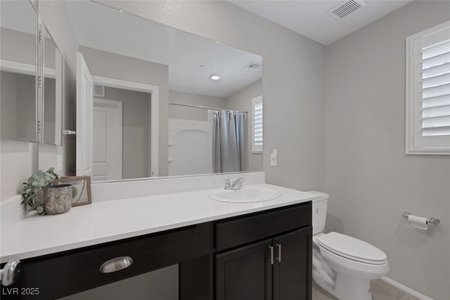 Upstairs bathroom | Image 33