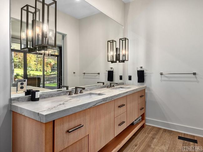 340 Mills Creek Trce, House other with 4 bedrooms, 5 bathrooms and null parking in Lake Toxaway NC | Image 13