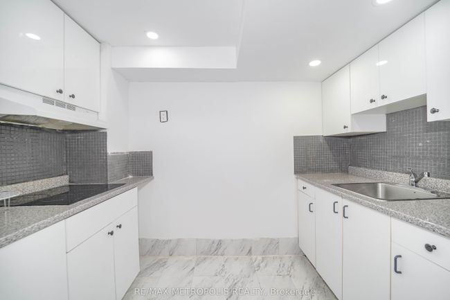 1927 Parkside Dr, House other with 5 bedrooms, 4 bathrooms and 2 parking in Pickering ON | Image 27