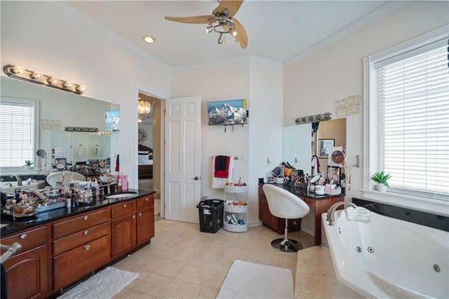 1702 Cedar Ridge Rd, House other with 4 bedrooms, 4 bathrooms and null parking in Parsons KS | Image 24