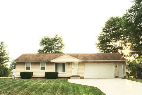 3638 Hightree Ave Se, Warren, OH, 44484-3730 | Card Image