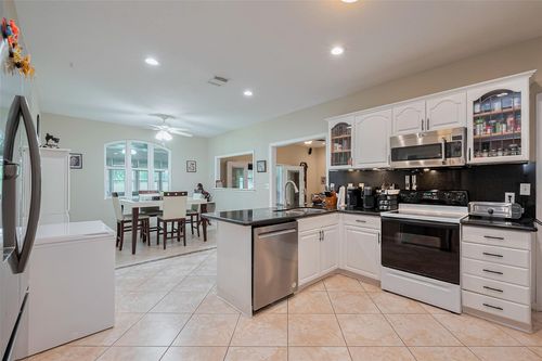 2499 Southline Rd, Conroe, TX, 77384-4363 | Card Image
