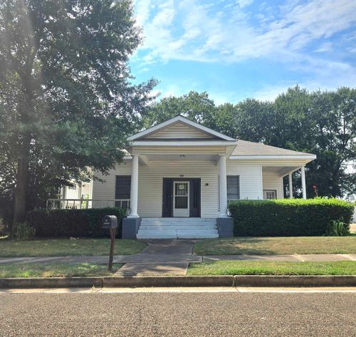 425 S Main St, Longview, TX, 75601-7432 | Card Image
