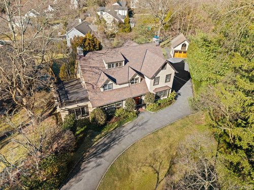 11 Mamaroneck Rd, Scarsdale, NY, 10583-2811 | Card Image