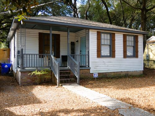 2720 E Surrey Drive, North Charleston, SC, 29405 | Card Image