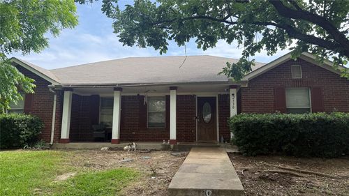 2330 John Mccoy Dr, Dallas, TX, 75227-8804 | Card Image