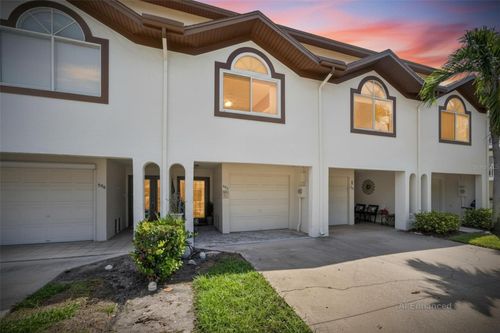 394 Madeira Cir, SAINT PETERSBURG, FL, 33715-1985 | Card Image